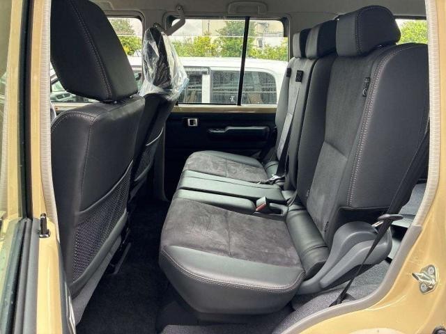 25020469_carP_l_14.jpg