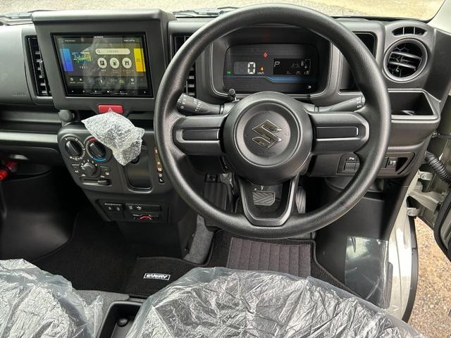 0561525A30260811W00114.jpg