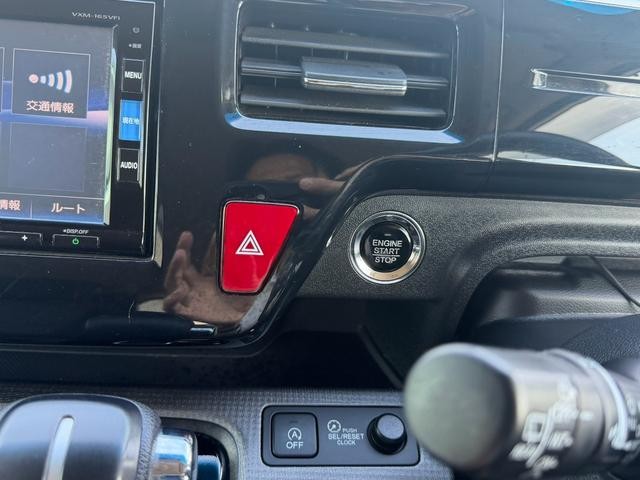 0601517A30260918W00113.jpg