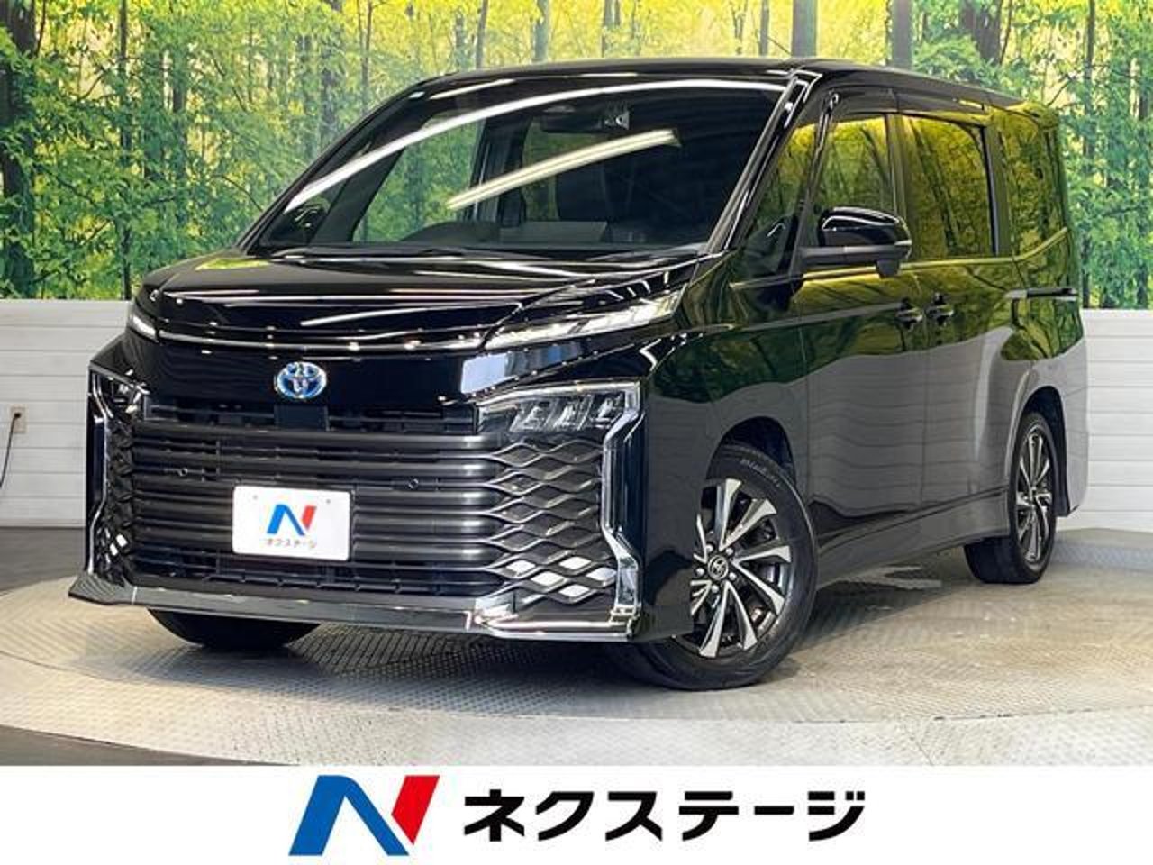 2023 Toyota Voxy, photo 1 of 1