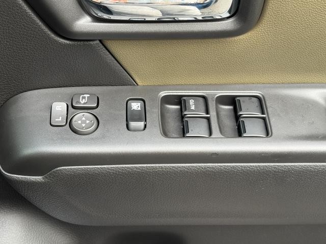 0500101A30260908W00215.jpg