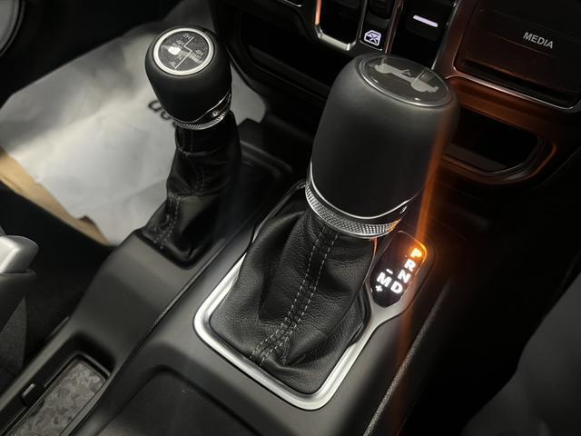 24809126_carP_l_7.jpg
