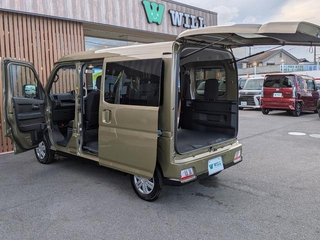 0541474A30260821W00317.jpg