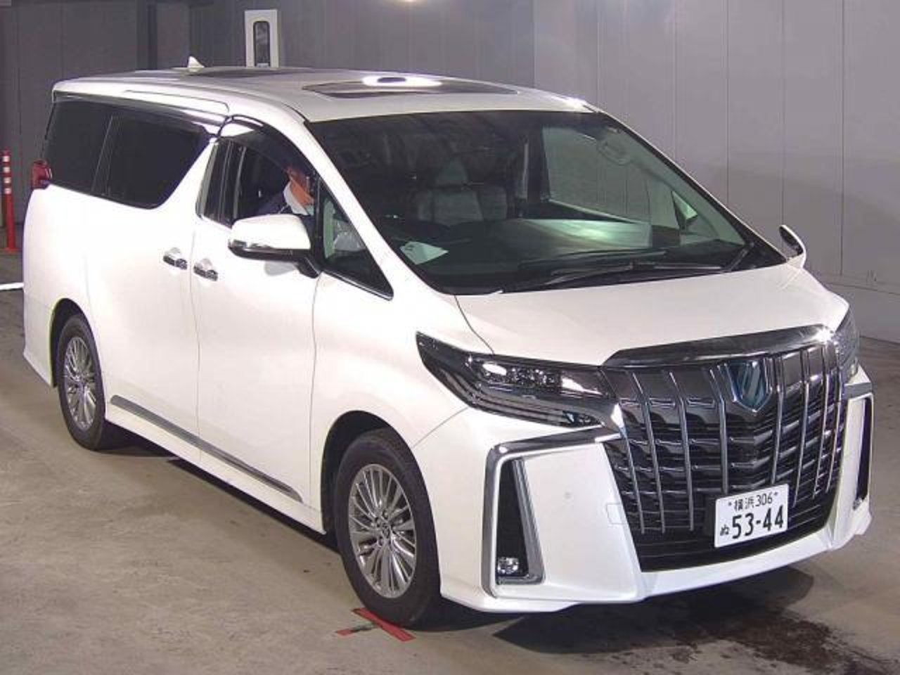 2022 Toyota Alphard, photo 1 of 1