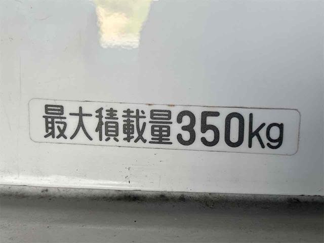 0840186A30261020W00214.jpg