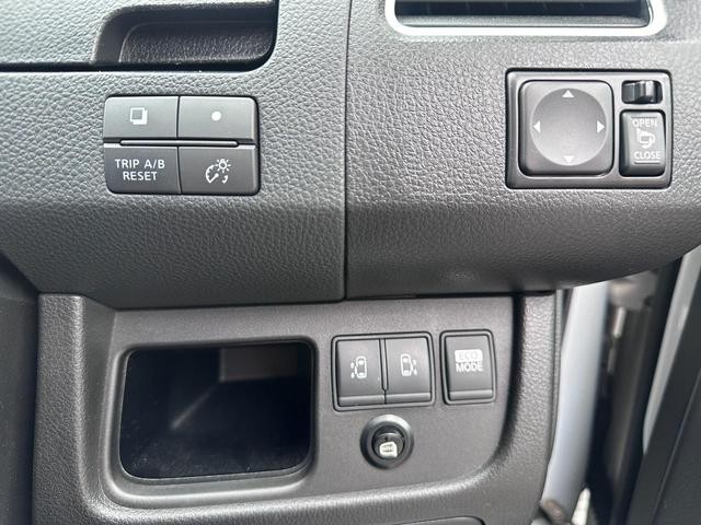 0601922A30260713W00206.jpg