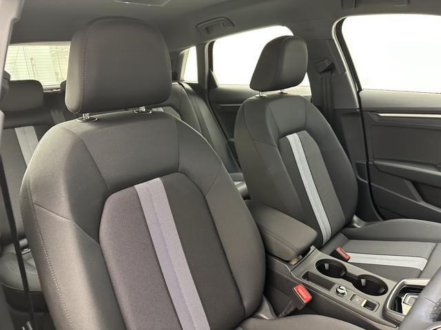 23164776_carP_l_4.jpg