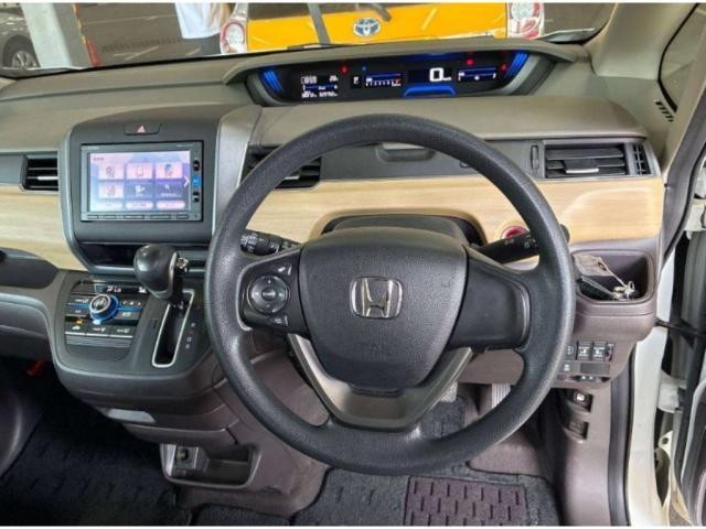 26110955_carP_l_15.jpg