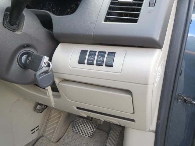 0504881A30260906W00305.jpg