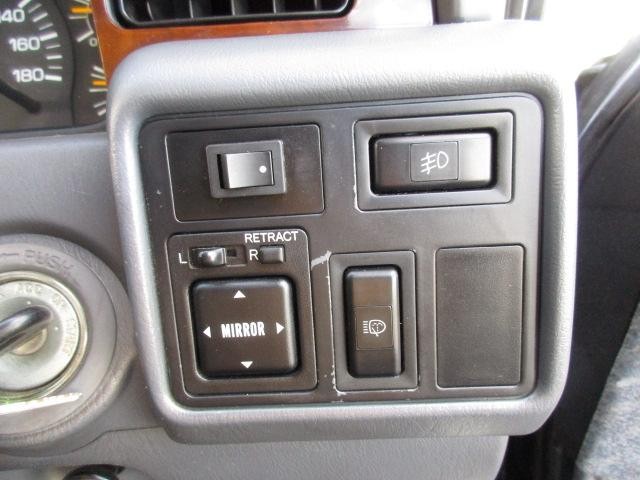 0300490A30260812W00118.jpg