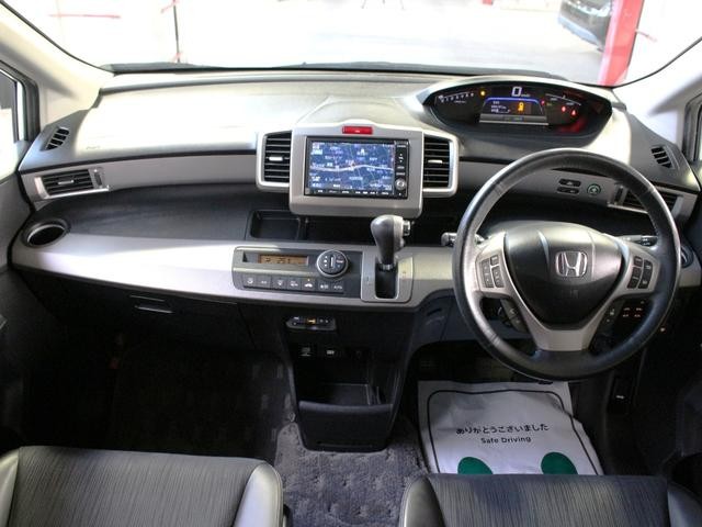 0520655A30261003W00103.jpg