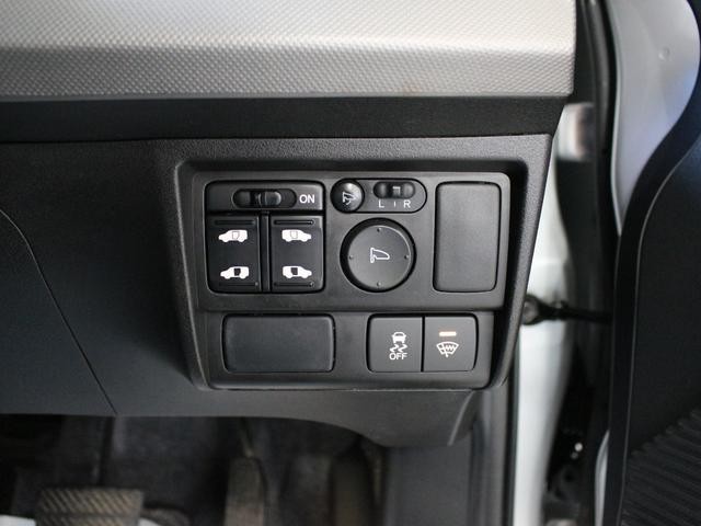 0520655A30261003W00112.jpg