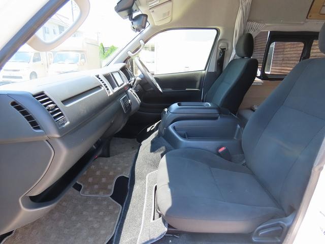 0204838A30260716W00117.jpg
