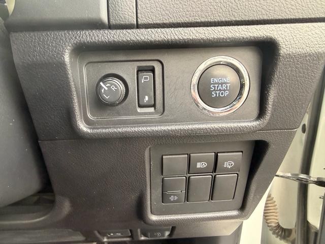 0940216A30261018W00117.jpg