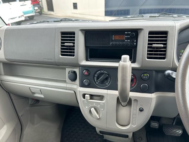 0508445A30260908W00114.jpg