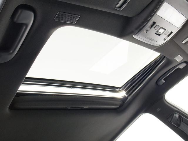 0560520A30260825W00604.jpg