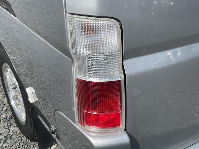 0404386A30260410W00115.jpg