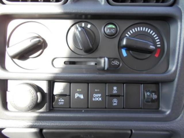 0900218A30260321W00213.jpg