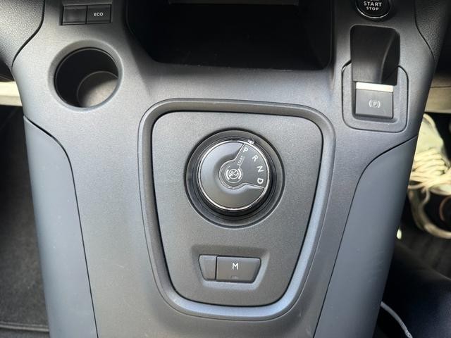 9620003A30261016W00118.jpg