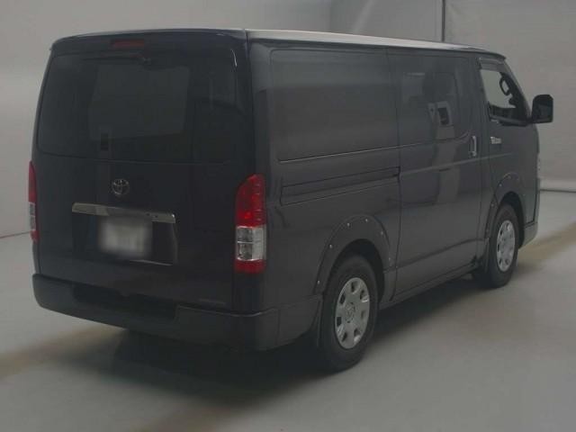 25122740_carP_l_3.jpg
