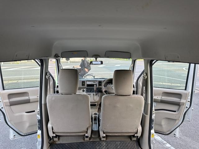 0230067A30260702W00115.jpg