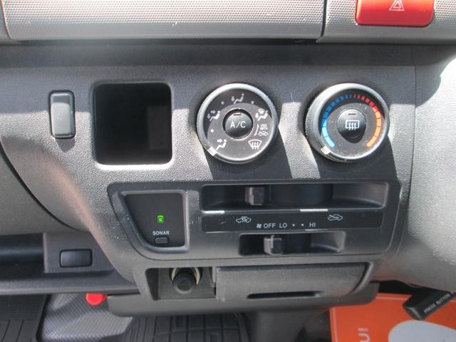 0550673A30260510W00519.jpg