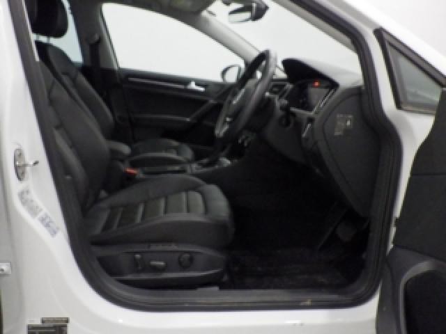 26048622_carP_l_10.jpg