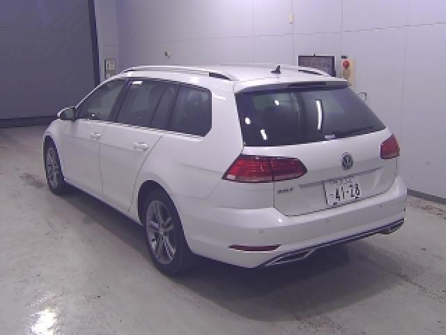 26048622_carP_l_3.jpg