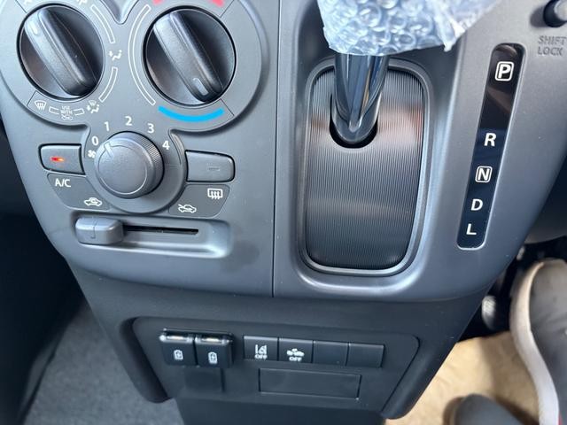 0401010A30261023W00108.jpg
