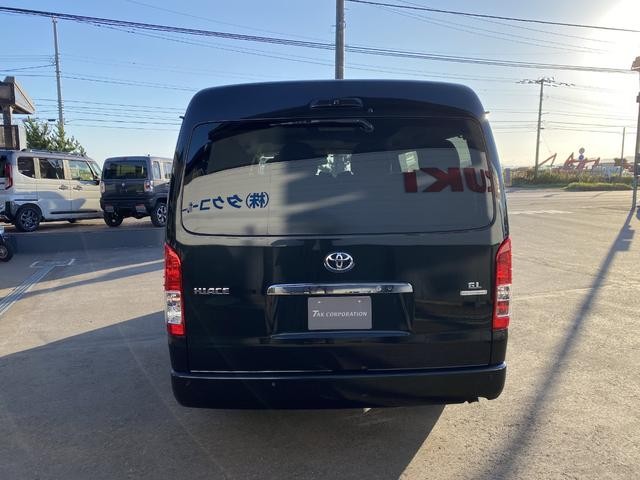 0303044A30261020W00107.jpg