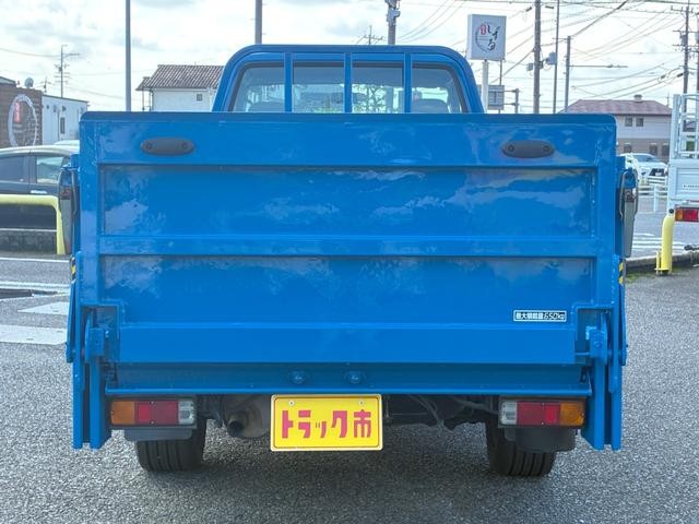 0208643A30260902W00204.jpg