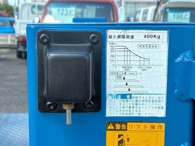 0208643A30260902W00211.jpg