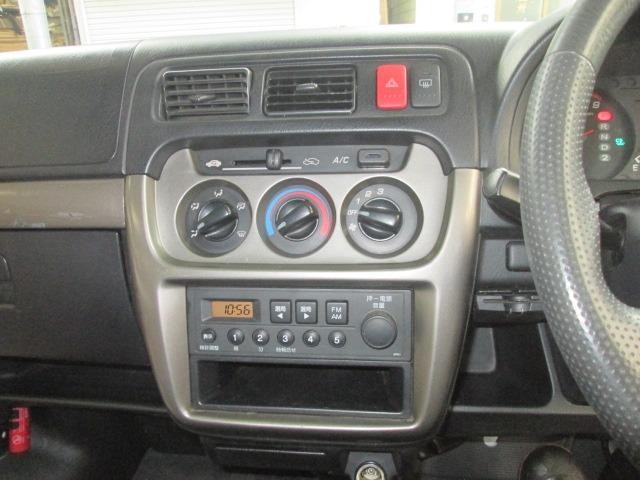 0560133A30261027W00913.jpg