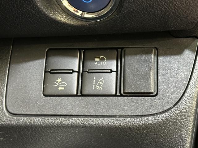 0509824A30261023W00414.jpg