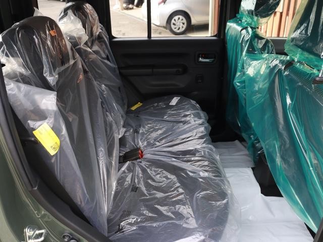 0708355A30260818W00218.jpg