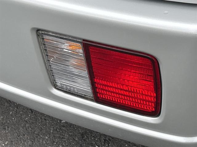 0403499A30260608W01810.jpg