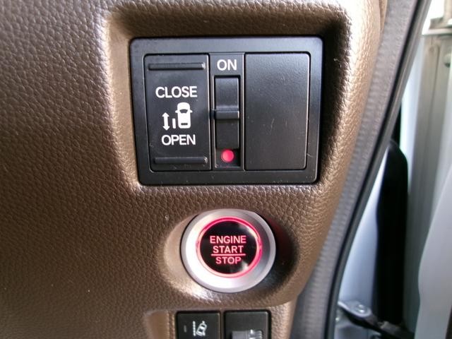 0400014A30260919W00216.jpg