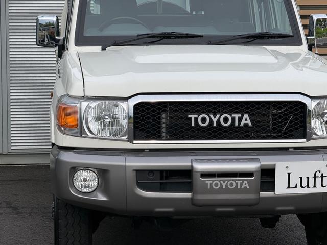 0208956A30260616W00111.jpg