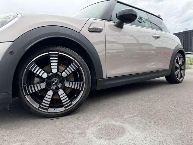 26426972_carP_l_9.jpg