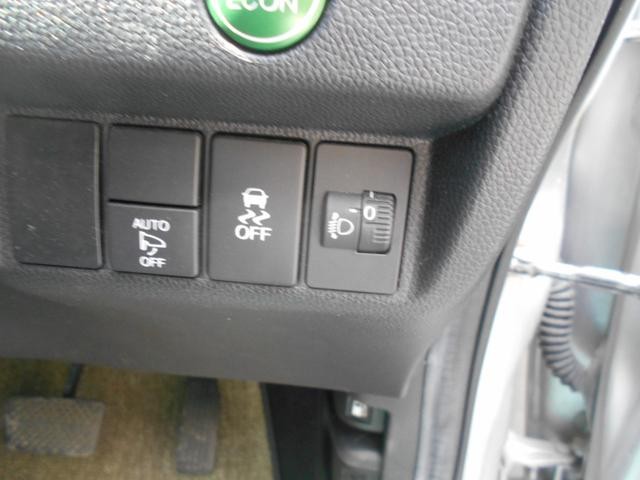 1120030A30261005W00211.jpg