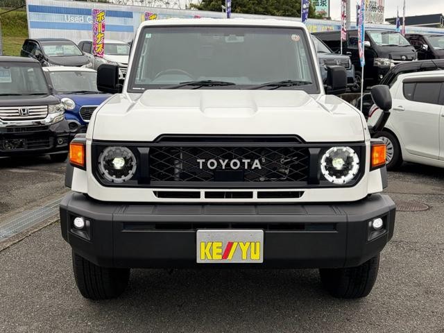 0500061A30261027W00102.jpg
