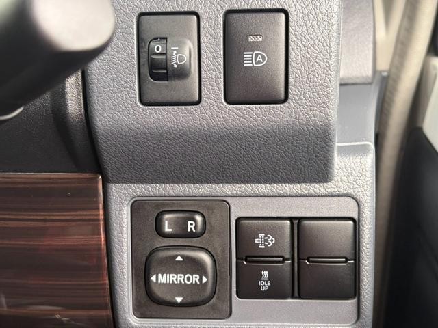 0500061A30261027W00110.jpg