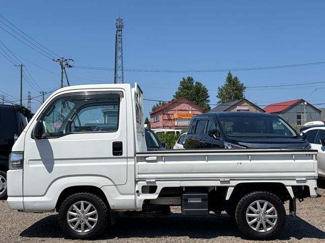 0303430A30260721W00115.jpg