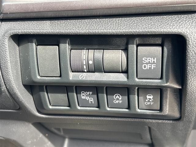 0403435A30261020W00908.jpg