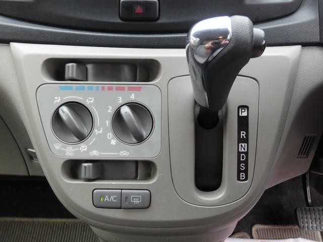 0520246A30260905W00105.jpg