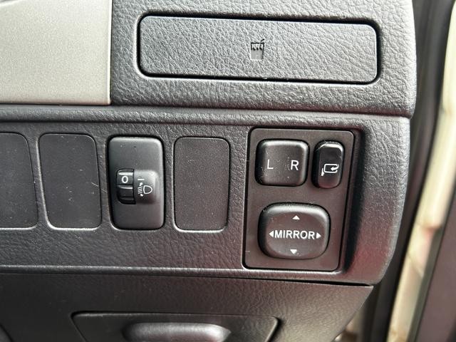 0500312A30260804W00417.jpg
