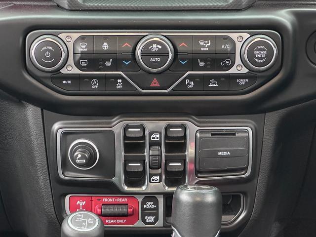 24401914_carP_l_18.jpg