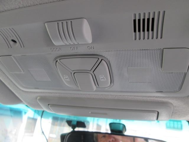 0560133A30260601W00315.jpg