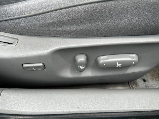 0500312A30260617W00116.jpg