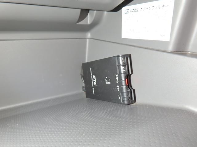 0403790A30260811W00117.jpg